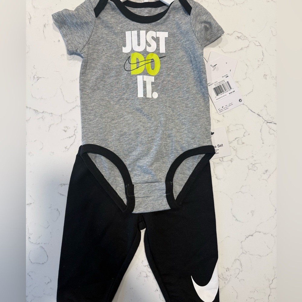 Nike Black and Gray 2 piece set